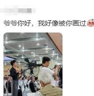 福州街头“速写爷爷”火了！12年画满万张钢笔画 - 图画吧TUHUABA