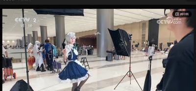 当年轻人开始掌权？《蔚蓝档案》阿洛娜cosplay上央视了 - 图画吧TUHUABA