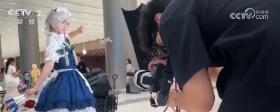 当年轻人开始掌权？《蔚蓝档案》阿洛娜cosplay上央视了 - 图画吧TUHUABA