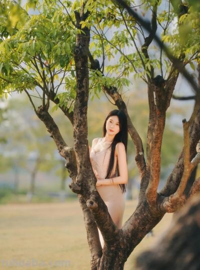 公园拍照，12个动作技巧，拍照自然上镜，出片好看有氛围感 - 图画吧TUHUABA