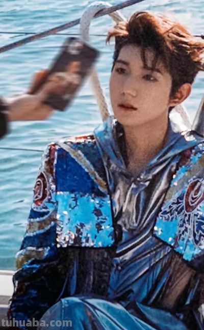 王源太圈粉！新专辑是水彩笔盒，8年公益暖哭孩子 - 图画吧TUHUABA