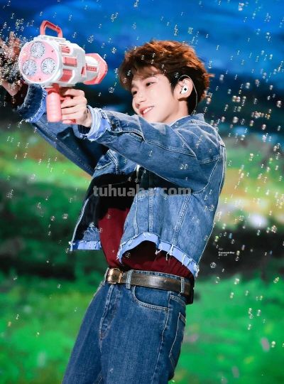 王源“水彩笔盒”专辑引爆童年共鸣,网友齐晒记忆杀瞬间 - 今日头条 王源“水彩笔盒”专辑引爆童年共鸣,网友齐晒记忆杀瞬间 - 图画吧TUHUABA