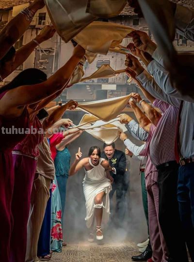 诠释爱情仍是世间至美—2025年FdB婚纱摄影获奖作品选 - 图画吧TUHUABA