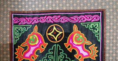 青海世居民族服饰大赏|把彩虹穿在身上！青海这个民族的服饰可太时尚了吧 - 图画吧TUHUABA