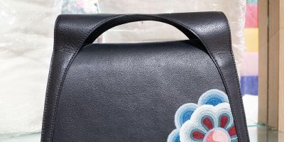 青海世居民族服饰大赏|把彩虹穿在身上！青海这个民族的服饰可太时尚了吧 - 图画吧TUHUABA