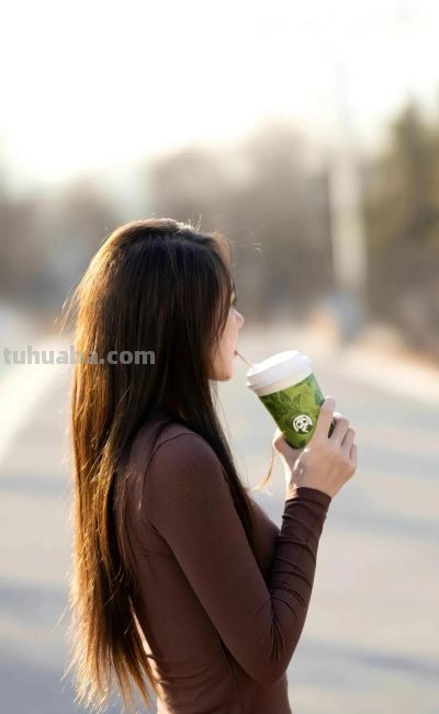 路边拍照：7个小动作，松弛漂亮，自然出片 - 图画吧TUHUABA