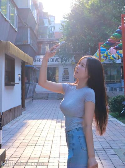 周末出门拍照，9个动作，一学就会，拍照松弛出片，好看又自然 - 图画吧TUHUABA