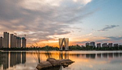 摄影前景运用实拍技巧 让日常画面更有层次与氛围感 - 今日头条