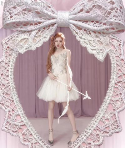 明星礼服插画版太绝了！仿佛把星河与童话穿在了身上 - 图画吧TUHUABA