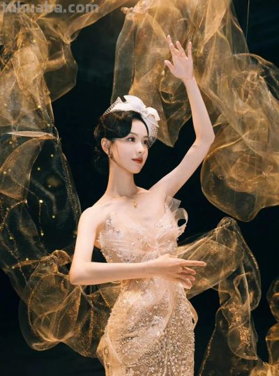 明星礼服插画版太绝了！仿佛把星河与童话穿在了身上 - 图画吧TUHUABA