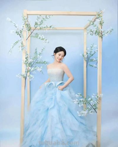 明星礼服的 “二次元打开方式”，每一幅都像从梦境里走出来的 - 图画吧TUHUABA