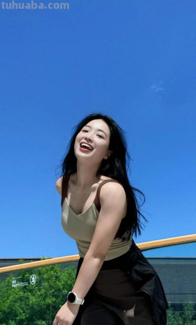 户外拍照，教你12个动作，拍照明媚出片，松弛漂亮 - 图画吧TUHUABA