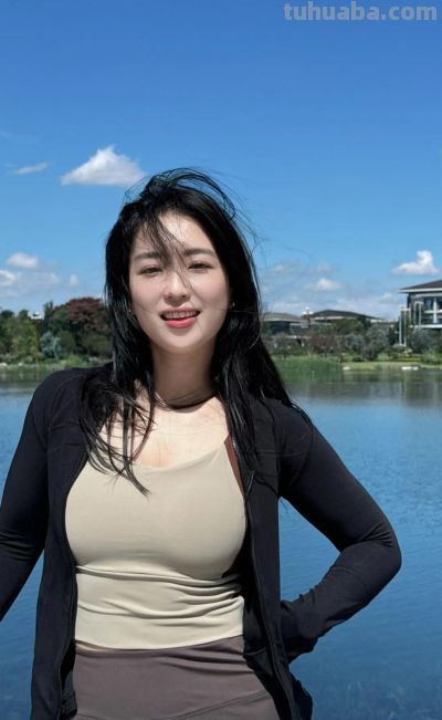 户外拍照，教你12个动作，拍照明媚出片，松弛漂亮 - 图画吧TUHUABA