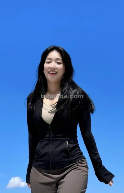 户外拍照，教你12个动作，拍照明媚出片，松弛漂亮 - 图画吧TUHUABA