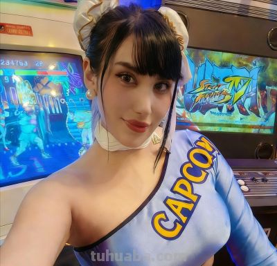 压迫感拉满的春丽cos，如此体格你能撑几分钟 - 图画吧TUHUABA