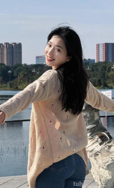 户外游玩拍照，8个小动作，松弛漂亮，上镜出片很自然 - 图画吧TUHUABA