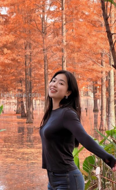 户外游玩拍照，8个小动作，松弛漂亮，上镜出片很自然 - 图画吧TUHUABA