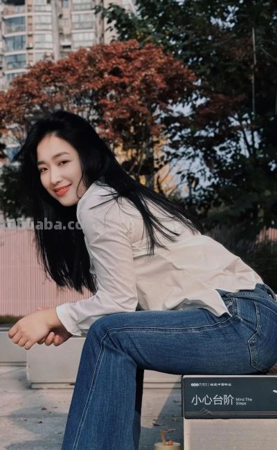 户外游玩拍照，8个小动作，松弛漂亮，上镜出片很自然 - 图画吧TUHUABA