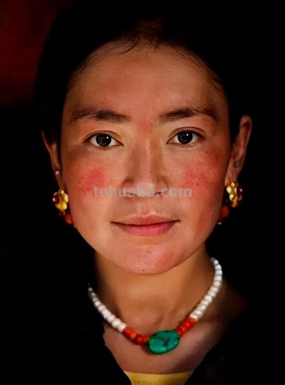 一张藏族肖像的水彩AI实验，让我看清了技术与艺术的边界 - 今日头条