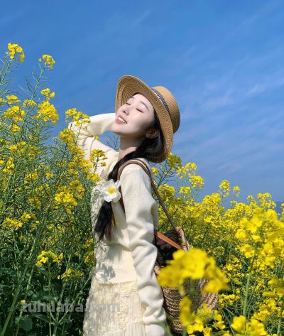 过年踏青拍照，8个姿势+技巧，自然明媚又漂亮，拍出诗意氛围感 - 图画吧TUHUABA