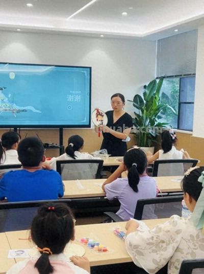 翠苑街道“石榴红童趣绘”：指尖绘文化，童心筑团结 - 今日头条