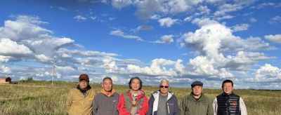 孙洪利油画《云驹越野》｜草原苍穹下的精神图腾 - 图画吧TUHUABA