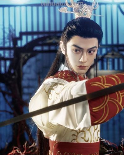 笑不活了!丁禹兮马年玩大的,cos白龙马惊艳出圈,内娱活人实锤 - 今日头条 笑不活了!丁禹兮马年玩大的,cos白龙马惊艳出圈,内娱活人实锤 - 图画吧TUHUABA