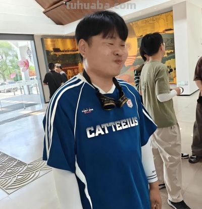 他们cos古人意外走红,50万人在线追更:玩的是抽象,讲的是真相 - 今日头条 他们cos古人意外走红,50万人在线追更:玩的是抽象,讲的是真相 - 图画吧TUHUABA