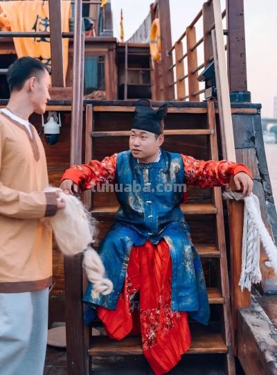 他们cos古人意外走红,50万人在线追更:玩的是抽象,讲的是真相 - 今日头条 他们cos古人意外走红,50万人在线追更:玩的是抽象,讲的是真相 - 图画吧TUHUABA