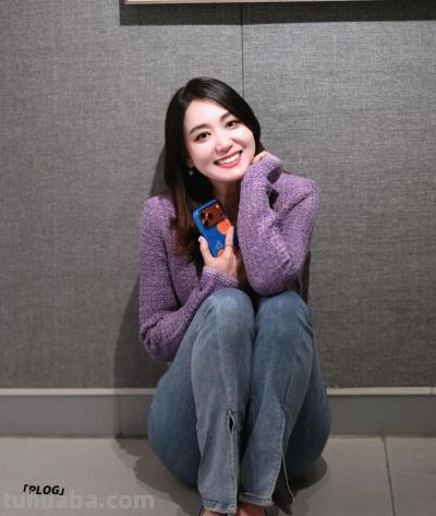 看展拍照，6个动作，文艺漂亮，大方温柔很出片 - 图画吧TUHUABA