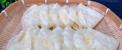 河南媳妇晒薄饼火了！蒸一蒸不用油，网友：比春饼简单，春天吃香 - 今日头条