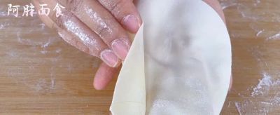 河南媳妇晒薄饼火了！蒸一蒸不用油，网友：比春饼简单，春天吃香 - 图画吧TUHUABA