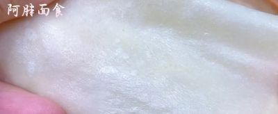 河南媳妇晒薄饼火了！蒸一蒸不用油，网友：比春饼简单，春天吃香 - 图画吧TUHUABA