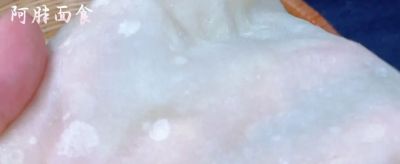 河南媳妇晒薄饼火了！蒸一蒸不用油，网友：比春饼简单，春天吃香 - 图画吧TUHUABA