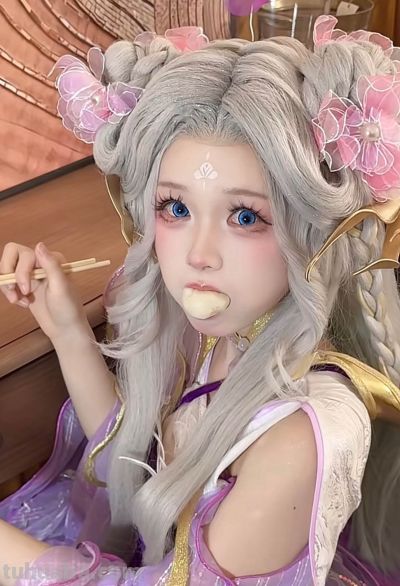 小白兔奶糖cos西施，身穿粉红色衣裙，头戴粉色假发，造型超可爱 - 图画吧TUHUABA