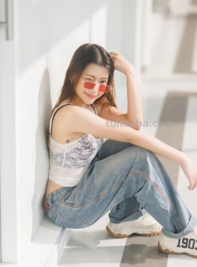 路边拍照，8个拍照小动作，路边也能松弛漂亮，上镜出片 - 图画吧TUHUABA