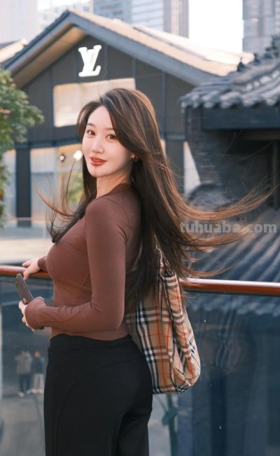 逛街打卡拍照，8个动作，休闲好看，自然又美又出片 - 图画吧TUHUABA