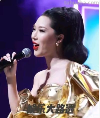 抖音盛典杀疯了!老歌混搭虚拟偶像,这舞台太会玩 - 今日头条 抖音盛典杀疯了!老歌混搭虚拟偶像,这舞台太会玩 - 图画吧TUHUABA