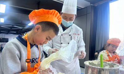 童趣烘焙迎新年 甜蜜时光乐满园——渭滨街道长虹路社区青少年蛋糕DIY活动 - 图画吧TUHUABA