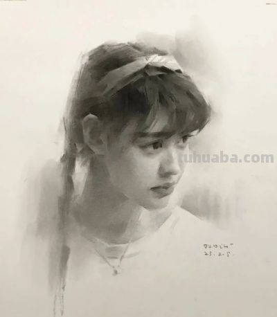 姚治的素描作品，营造出如诗如梦的朦胧氛围 - 图画吧TUHUABA