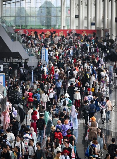 “动漫+”激活假日新场景，国庆首日4万人次涌入世界线动漫展 - 今日头条