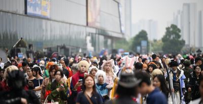 “动漫+”激活假日新场景，国庆首日4万人次涌入世界线动漫展 - 图画吧TUHUABA