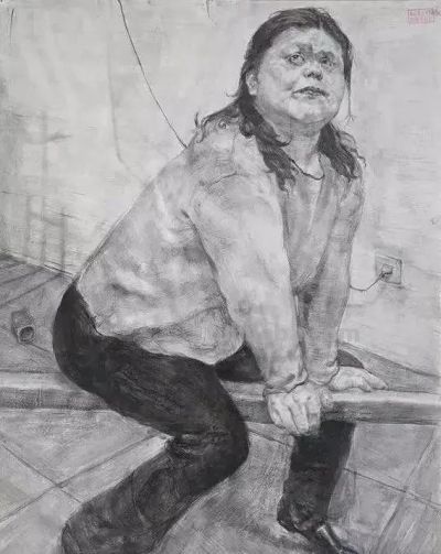 鲁迅美院人像素描留校作品，很个性的风格手法，有探索和创新性 - 图画吧TUHUABA