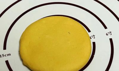 过年蒸花馍，做个元宝枣花馍，招财进宝好寓意，好吃好看又好做 - 图画吧TUHUABA