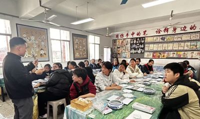 文艺赋美润陆城 水彩课堂启妙心——岳阳市一中刘习文老师送教陆城学校 - 今日头条 文艺赋美润陆城 水彩课堂启妙心——岳阳市一中刘习文老师送教陆城学校 - 图画吧TUHUABA