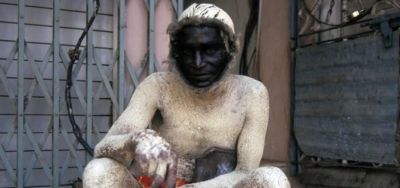 印度猴子偷土豆偷疯了!农民COS熊吓猴,可这画风 - 今日头条 印度猴子偷土豆偷疯了!农民COS熊吓猴,可这画风 - 图画吧TUHUABA