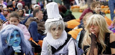 不被理解的热爱：如何评价年轻人追捧的二次元与cosplay - 今日头条