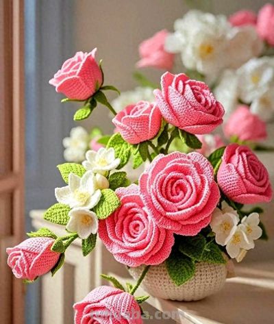 毛线钩织花卉 钩针下的绮梦，手工编织花的艺术秀! - 今日头条