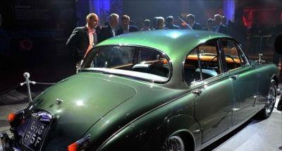 漫画大师鸟山明的艺术欣赏：这些经典交通工具还记得吗 - 图画吧TUHUABA