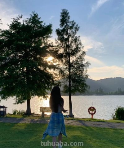 公园拍照，不要呆呆的拍，这些技巧教给你，出片好看有活力 - 图画吧TUHUABA